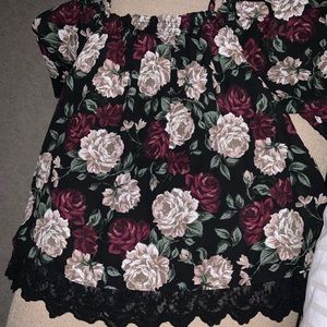 Woman’s IZ floral blouse